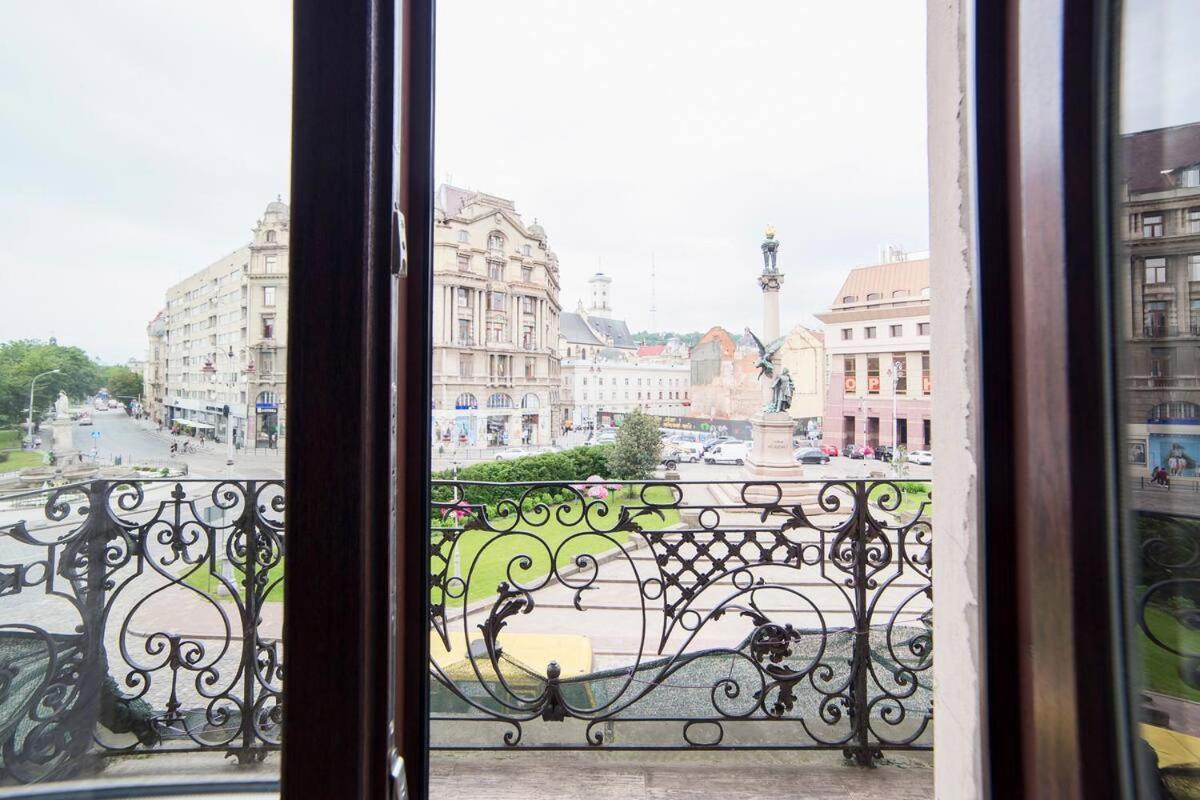 Свободи 1 Львів Екстер'єр фото